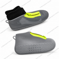 Transparente Regeschuhe aus Silikon