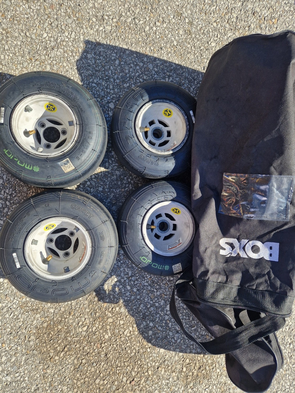 1 SET AMV Magnesium Felgen 145/115M25 OXITECH inkl. Mojo Reifen Rotax