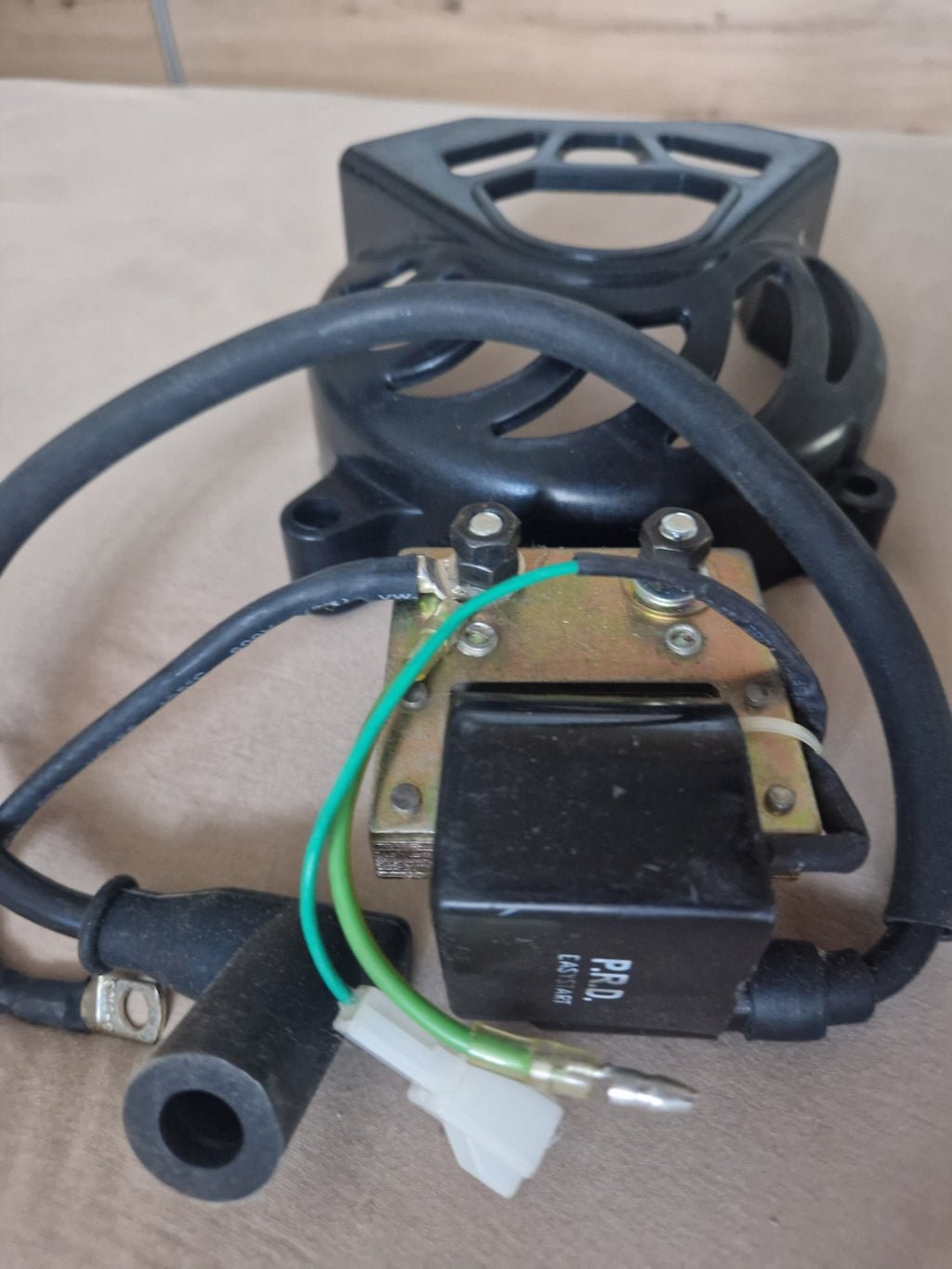 PRD E16 - Zündspule mit 30 cm Zündkabel, Kabelschuh, Befestigung und Kupplungsabdeckung