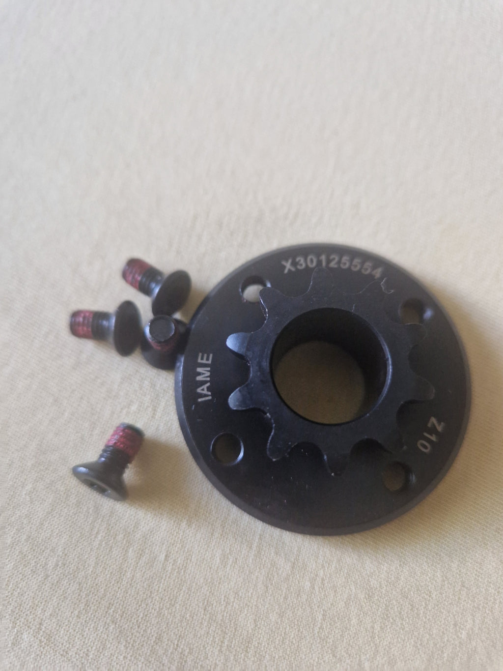 2 Stk. IAME Ritzel Z10 W mit Schrauben im SET!