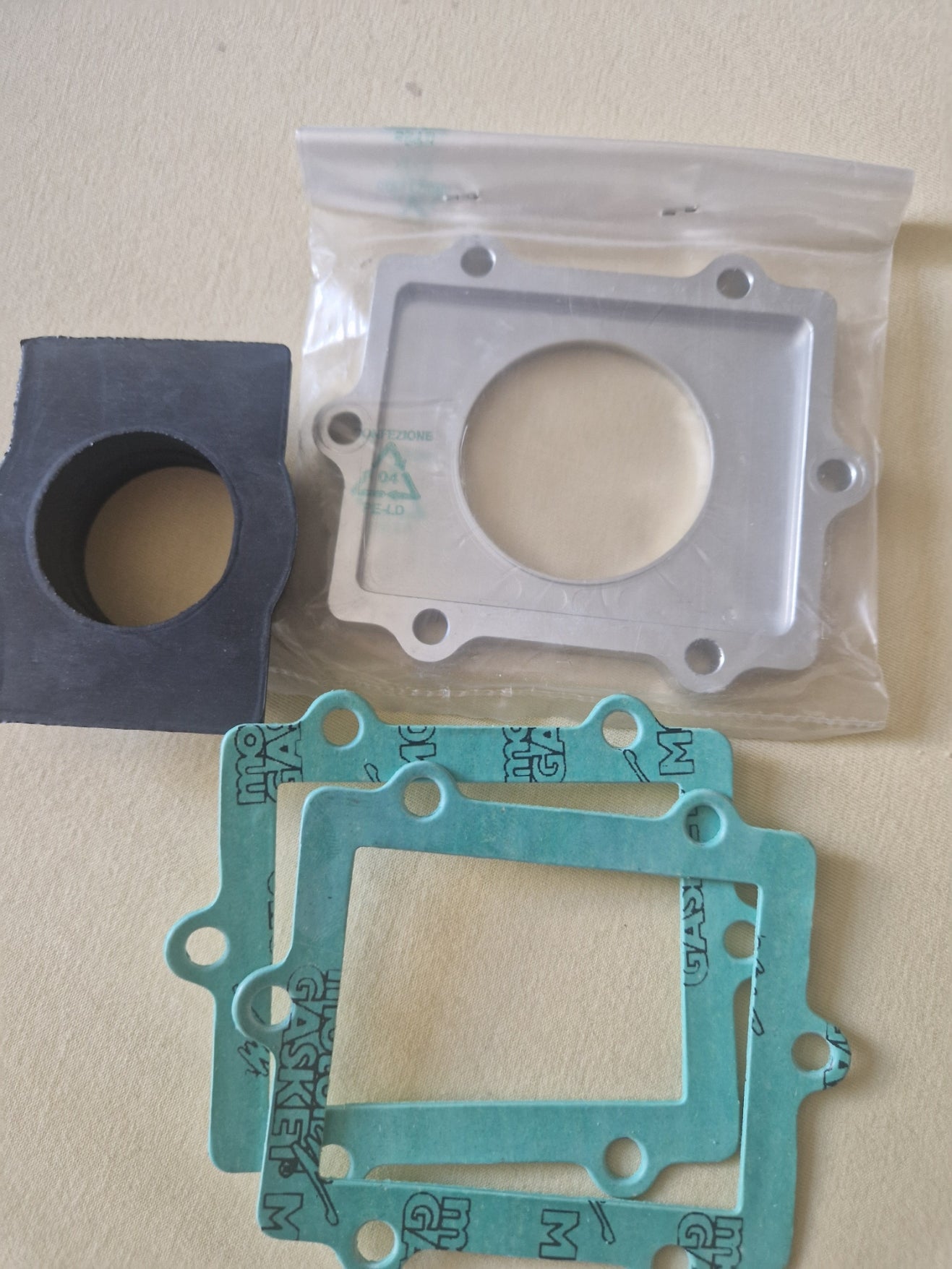 LKE Vergaserstuzen Anschluss KZ TS1 Motort inkl. Gummi und 2x Dichtungen im SET