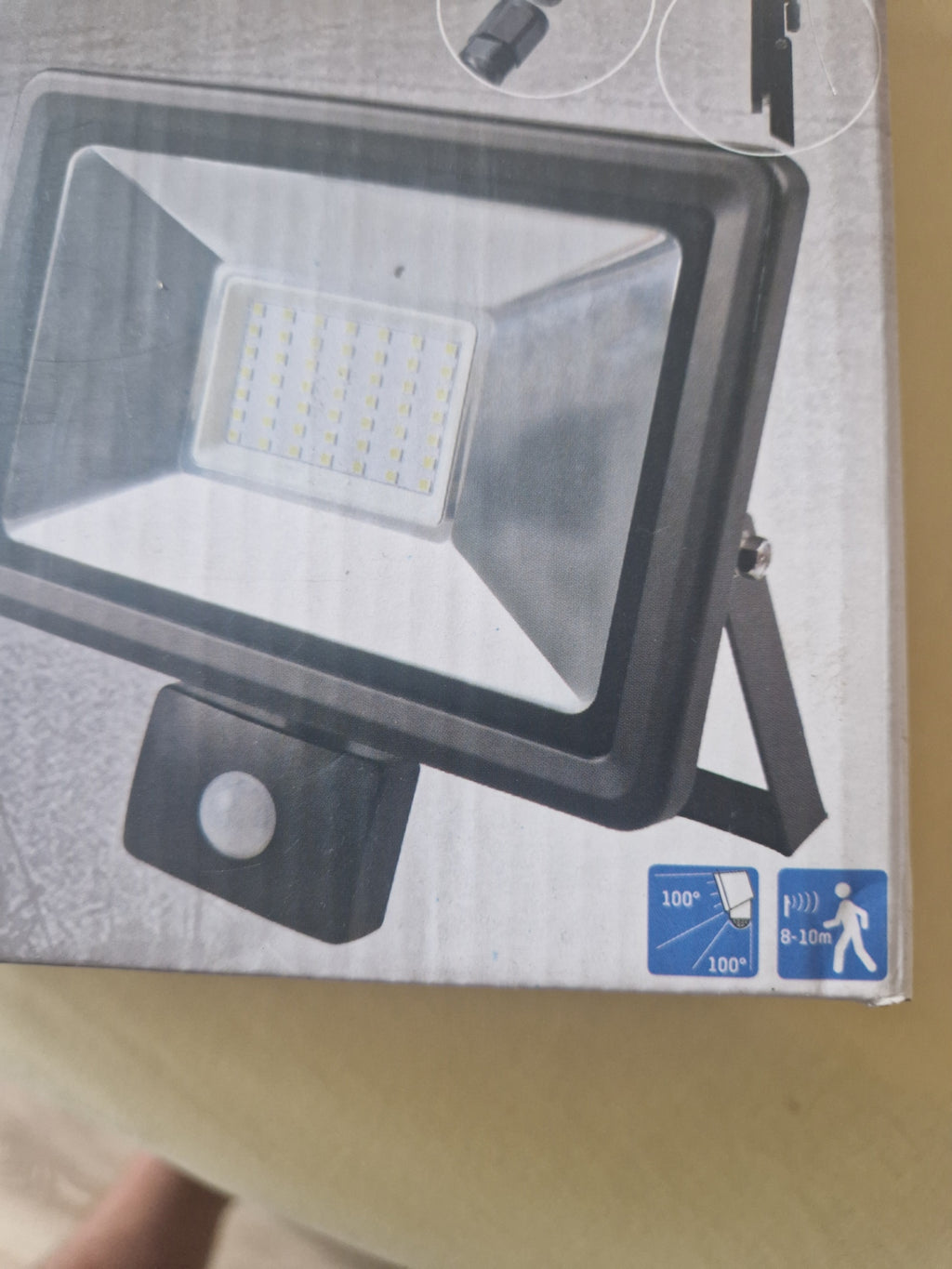 LED Strahler mit Sensor 4500lumen 50Watt IP44