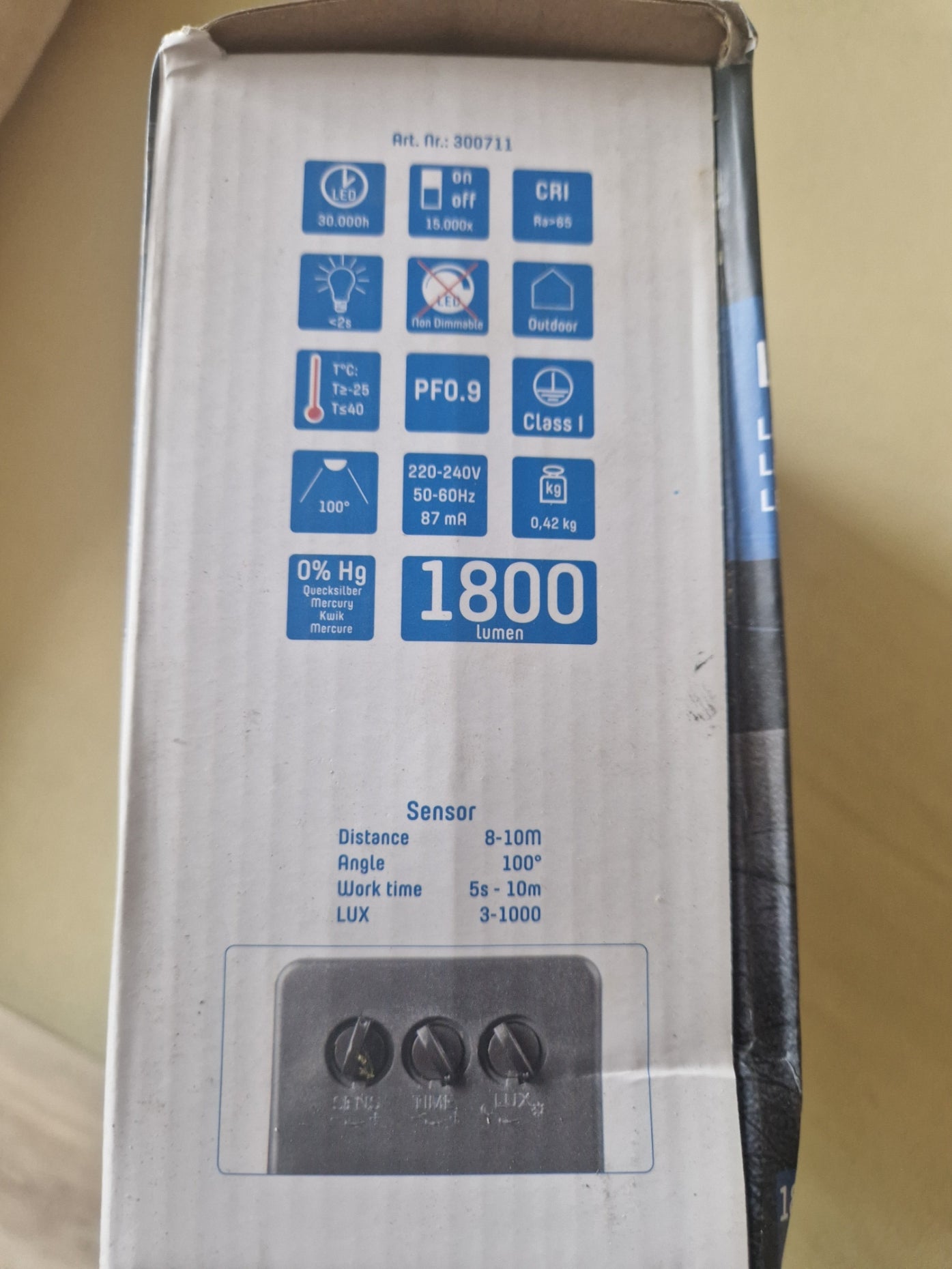 LED Strahler mit Sensor 1800lumen 20Watt IP44