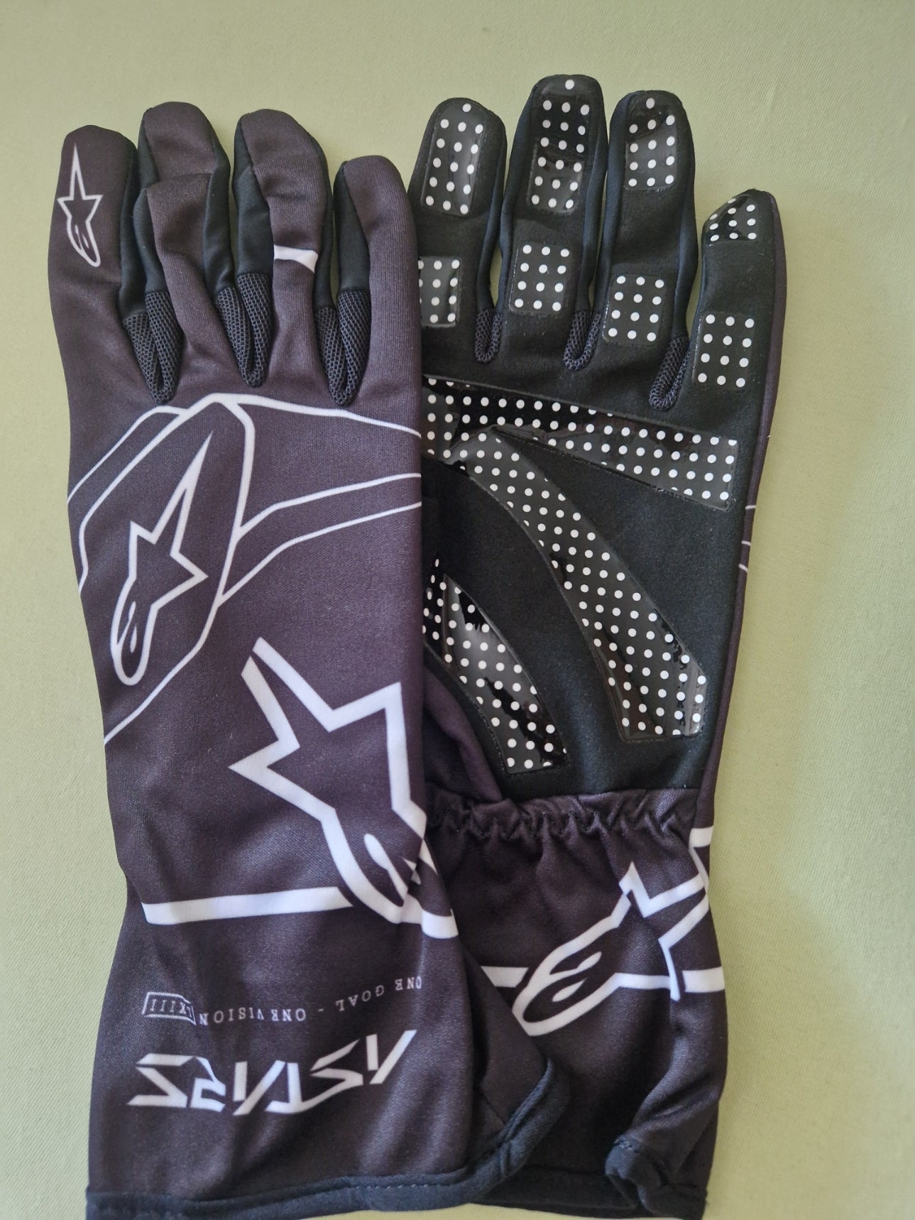 2022 Alpinestars Tech-1 K Race V2 Solid Handschuhe schw./weiß