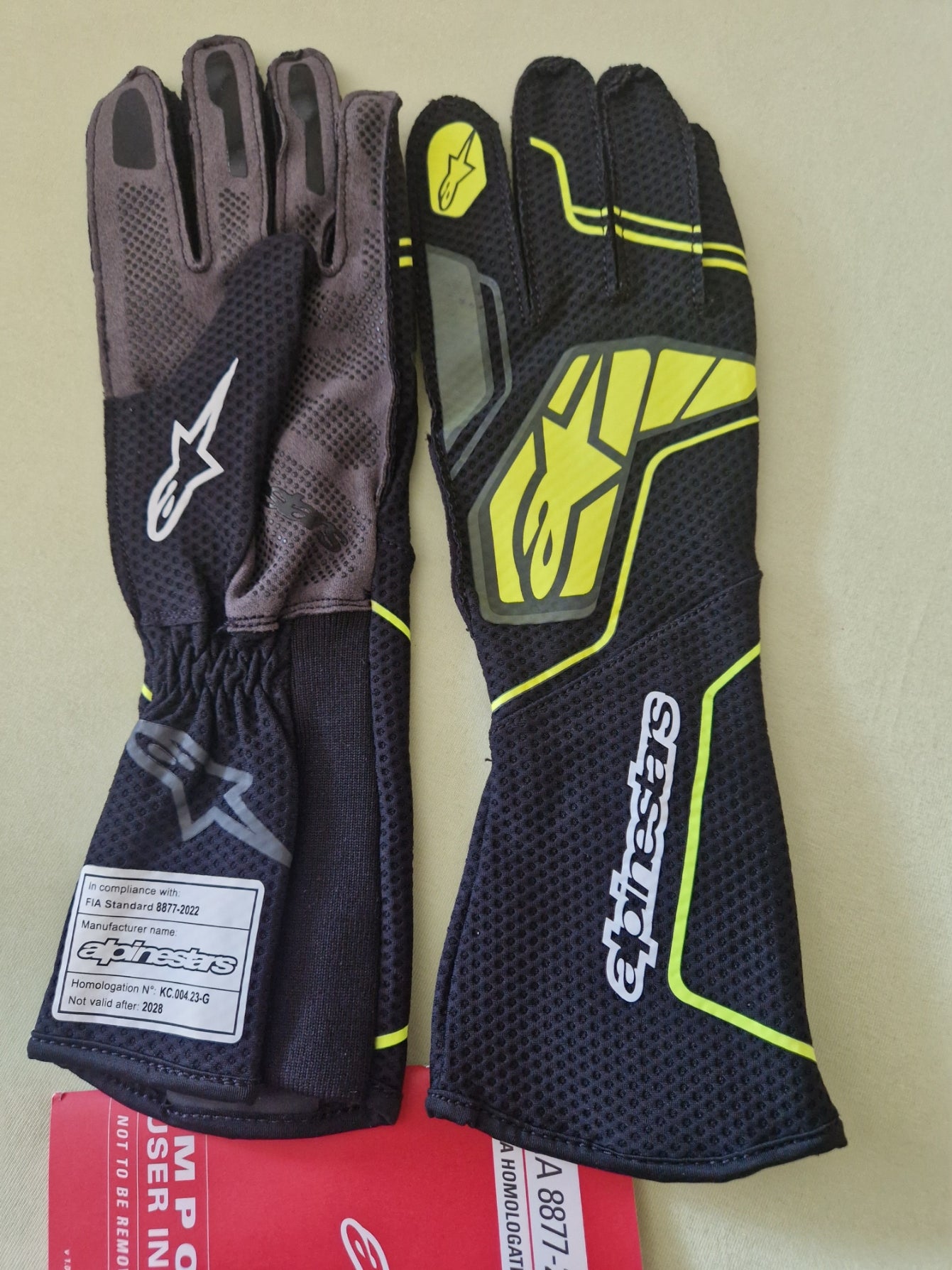 2025 Alpinestars Tech-1 KX V4 Handschuhe grau/schwarz/gelb fl Homologiert FIA 8877-2022
