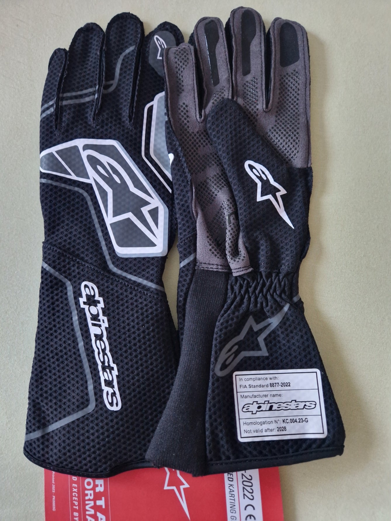 2026 Alpinestars Tech-1 KX V4 Handschuhe schwarz/anthracite Homologiert FIA 8877-2022