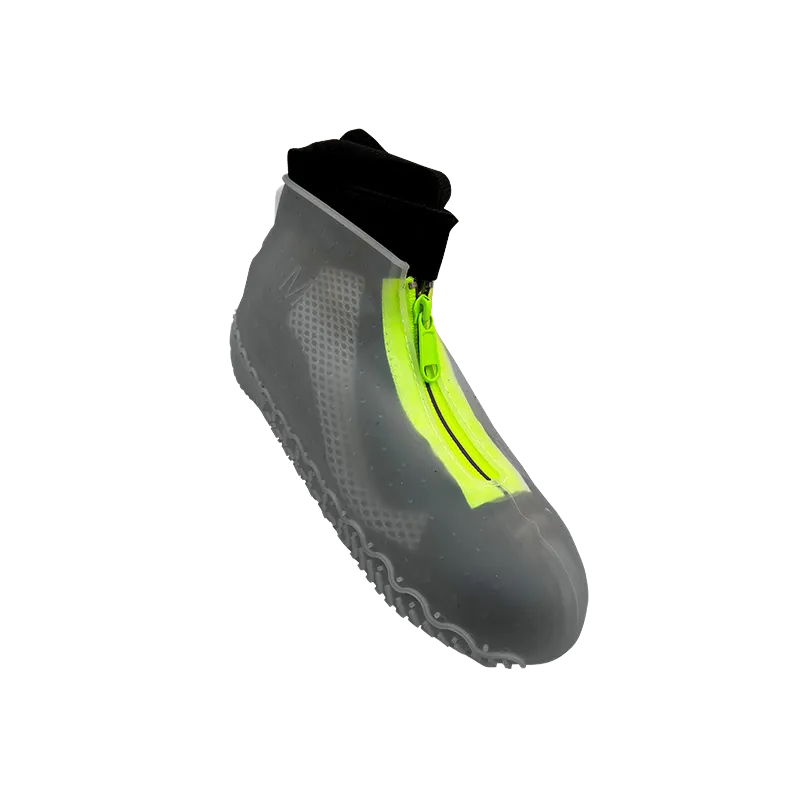Transparente Regeschuhe aus Silikon