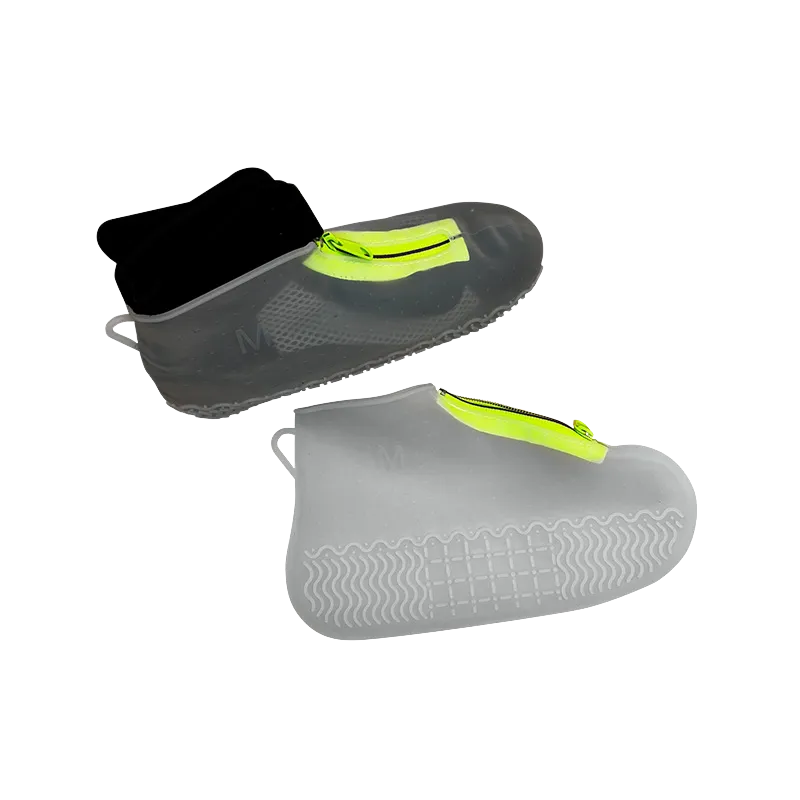 Transparente Regeschuhe aus Silikon